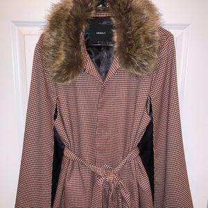 Women Forever21 Classy Night out Jacket with belt.